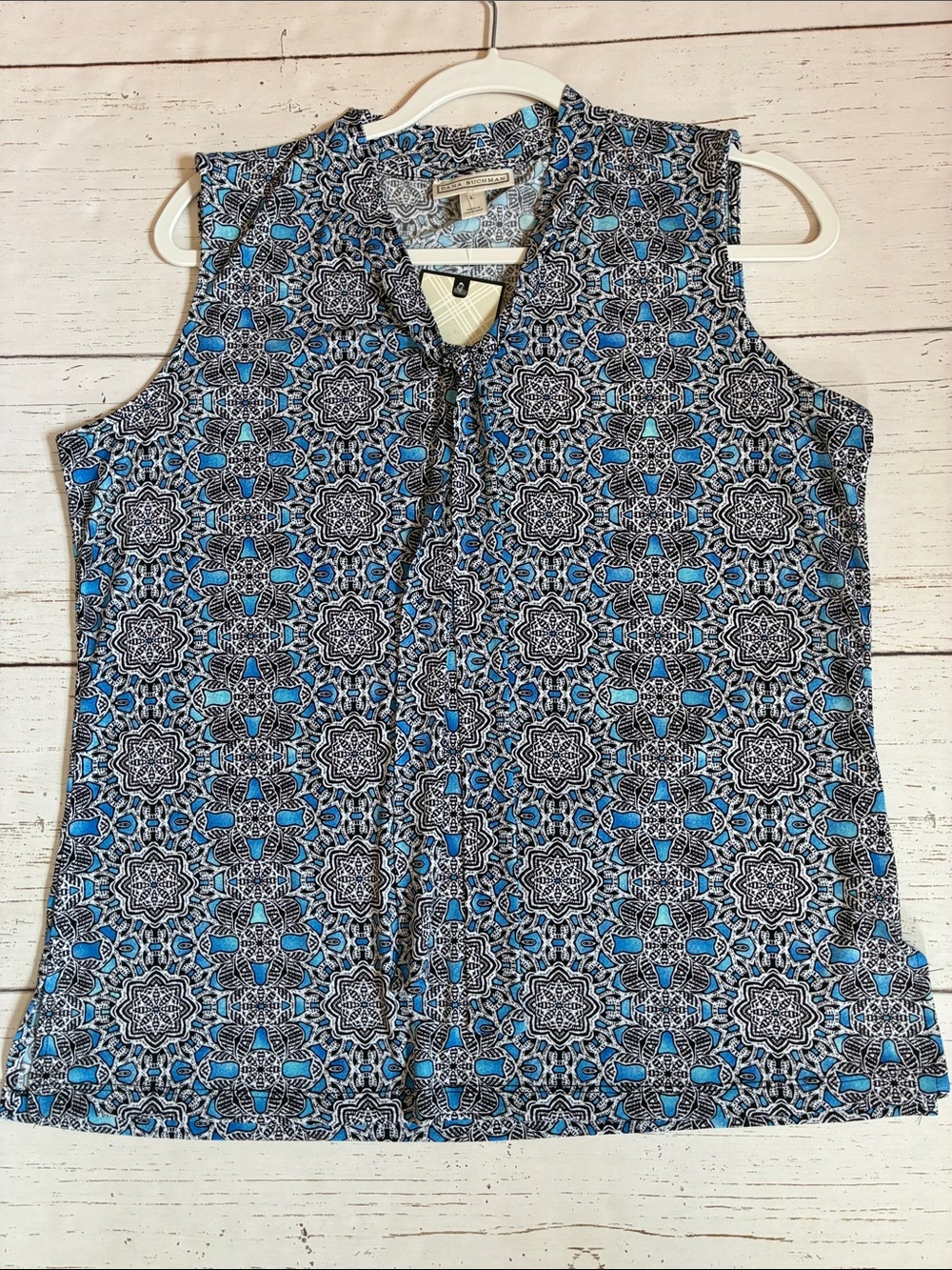 Dana Buchman Sleeveless V Neck Top in Blue/Black/White Pattern, sz L, NWT - Picture 12 of 15